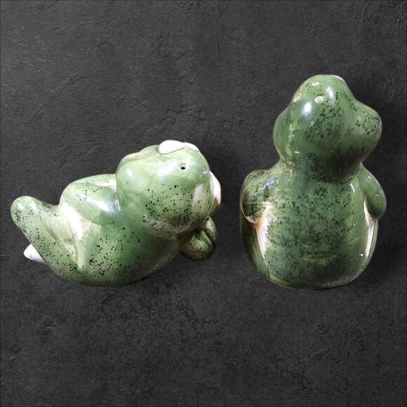 Vintage Frog Salt & Pepper Shakers on Lily Pad Tray Green Holiday Gift Set Frogs - Picture 5 of 12